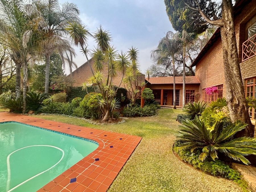 5 Bedroom Property for Sale in Wilkoppies North West